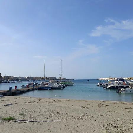 Tra Castello E Porto אוטרנטו