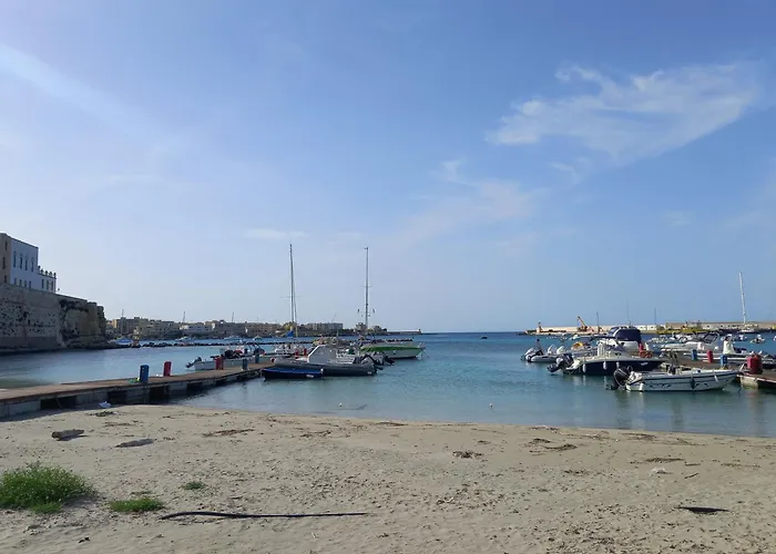 Tra Castello E Porto אוטרנטו